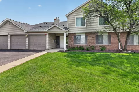 7040 Remington Ct #101, Woodridge, IL 60517