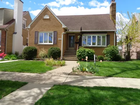 3532 N Pioneer Ave, Chicago, IL 60634