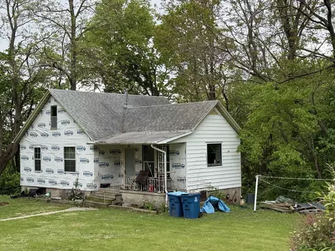 413 E Saint Paul St, Spring Valley, IL 61362 photo 2