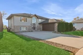 592 Farmview Ct, University Park, IL 60484