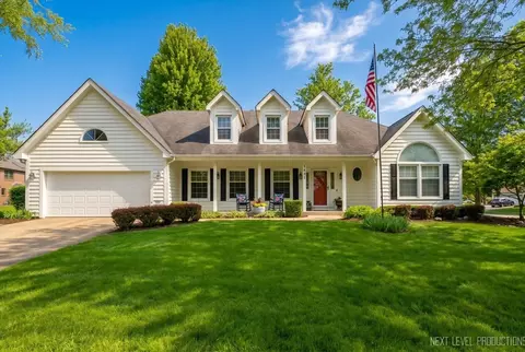1431 Terrance Dr, Naperville, IL 60565