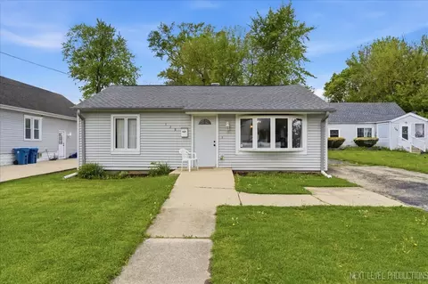 138 N Calhoun St, Aurora, IL 60505