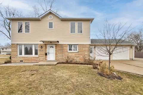 2659 Eisenhower Dr, Des Plaines, IL 60018