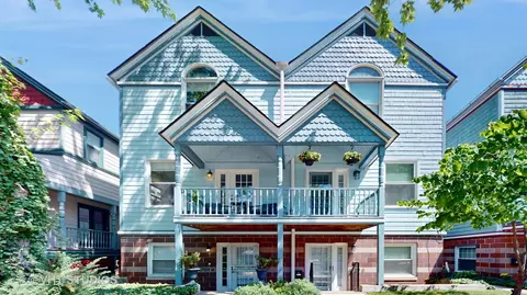 4701 S Woodlawn Ave #B, Chicago, IL 60615