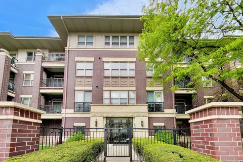 6436 Roosevelt Rd #212, Oak Park, IL 60304