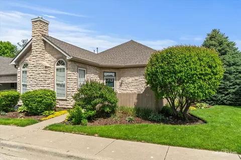 1909 Timbers Edge Cir, Joliet, IL 60431