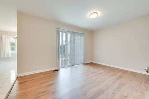 Living - 691 Westmere Rd, Des Plaines, IL 60016 photo 3 of 3