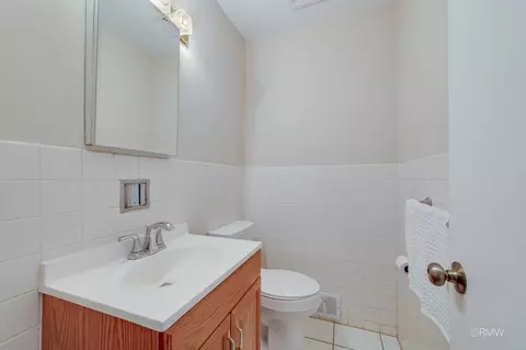 Bath - 691 Westmere Rd, Des Plaines, IL 60016 photo 1 of 2