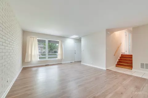 Living - 691 Westmere Rd, Des Plaines, IL 60016 photo 2 of 3