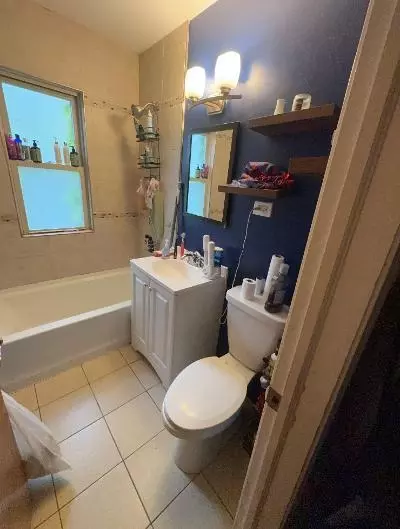 Bath - 742 E 105th St, Chicago, IL 60628 photo 1 of 1