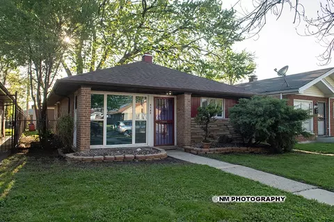 9540 S Bennett Ave, Chicago, IL 60617