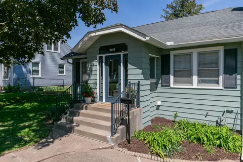 2218 W Lombard St, Davenport, IA 52806