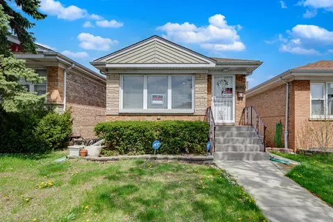 7004 W Foster Ave, Chicago, IL 60656