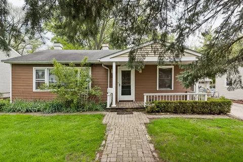 146 S Archer Ave, Mundelein, IL 60060