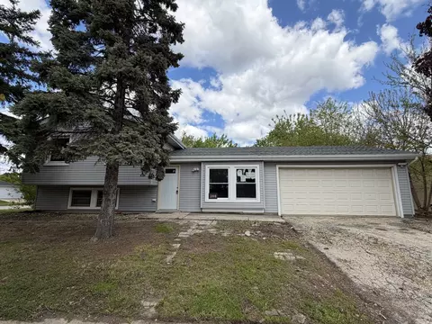 200 Lee Ln, Bolingbrook, IL 60440