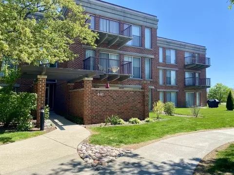 441 Kelburn Rd #113, Deerfield, IL 60015