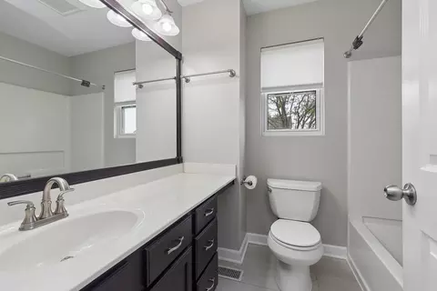 Bath - 7221 Alden Dr, Plainfield, IL 60586 photo 2 of 2