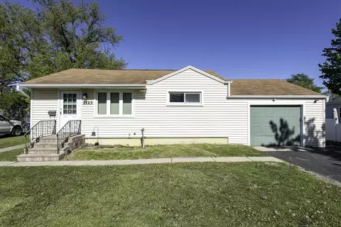 2123 N Mcaree Rd, Waukegan, IL 60087