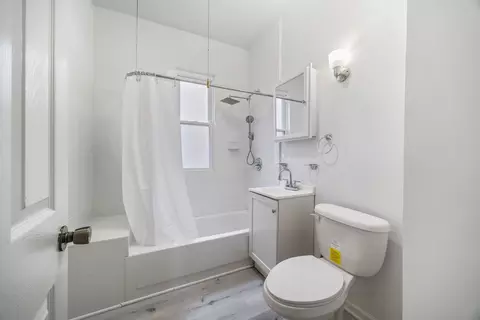 Bath - 3017 E 83 St, Chicago, IL 60617 photo 1 of 3
