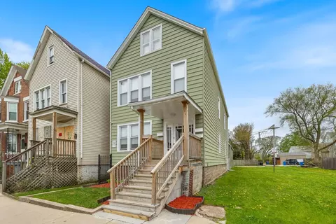 3017 E 83 St, Chicago, IL 60617