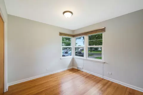 Bedroom - 1615 Evergreen St, Wheaton, IL 60187 photo 5 of 6