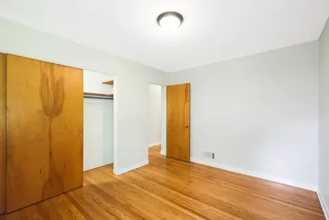 Bedroom - 1615 Evergreen St, Wheaton, IL 60187 photo 2 of 6