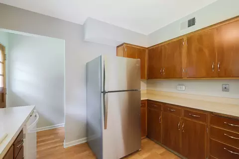 Kitchen - 1615 Evergreen St, Wheaton, IL 60187 photo 2 of 5