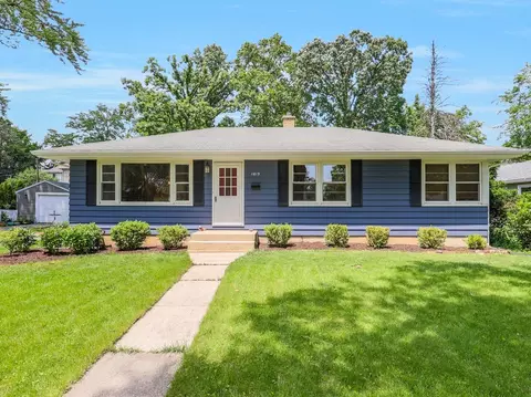 1615 Evergreen St, Wheaton, IL 60187