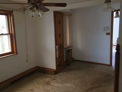 Living - 3626 149th St, Midlothian, IL 60445 photo 3 of 4