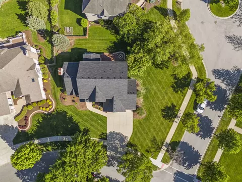 View/Area - 26407 Silverleaf Dr, Plainfield, IL 60585 photo 1 of 12