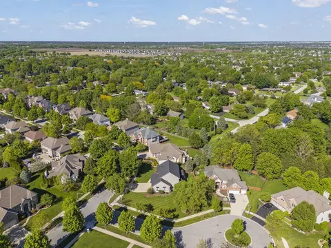 View/Area - 26407 Silverleaf Dr, Plainfield, IL 60585 photo 5 of 12