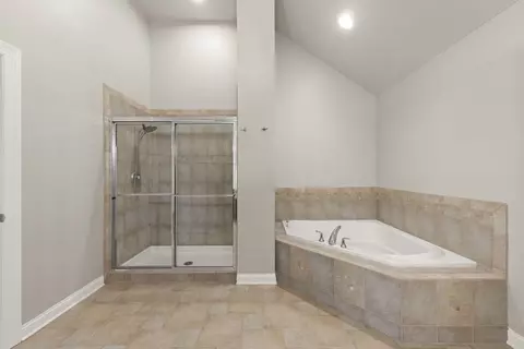 Bath - 26407 Silverleaf Dr, Plainfield, IL 60585 photo 2 of 5