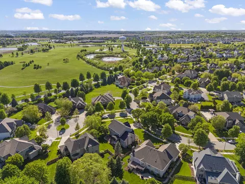View/Area - 26407 Silverleaf Dr, Plainfield, IL 60585 photo 8 of 12