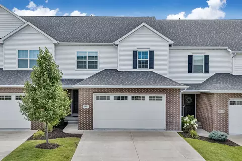 4411 Slate Creek Dr, Bettendorf, IA 52722