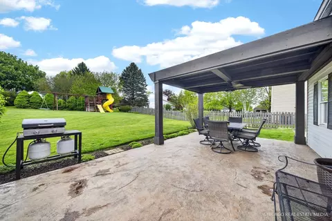 Other - 2777 Colonial Dr, Elgin, IL 60124 photo 4 of 11