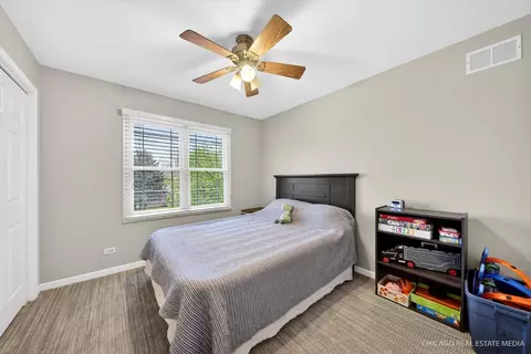 Bedroom - 2777 Colonial Dr, Elgin, IL 60124 photo 3 of 4