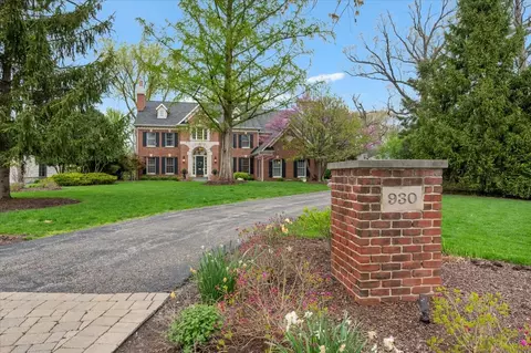 930 Woodland Dr, Glenview, IL 60025