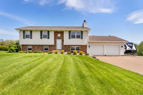 11435 95th Ave, Blue Grass, IA 52726