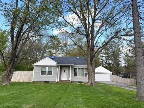 1021 Sterling Dr, Rockford, IL 61107