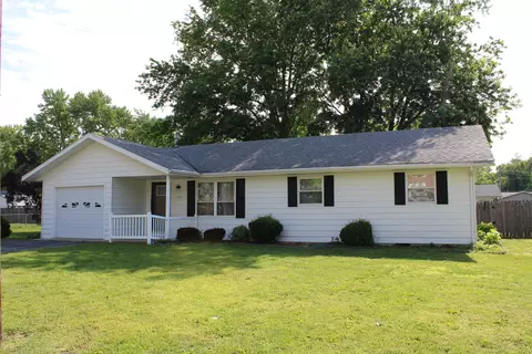 514 Roddy Rd, Salem, IL 62881