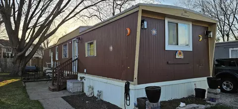57 Curricle Rd, Wheeling, IL 60090