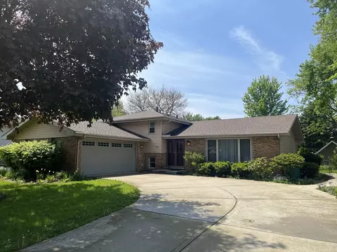 529 Shorewood Dr, Shorewood, IL 60404