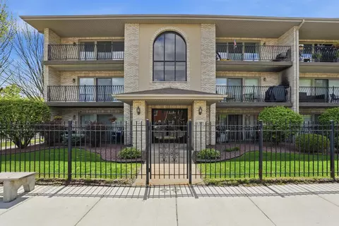 6303 W 63rd St #3D, Chicago, IL 60638