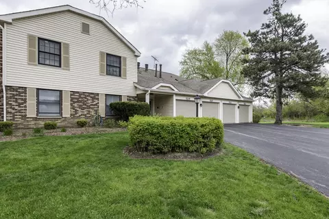 5227 Rockpointe Ct #5227, Gurnee, IL 60031