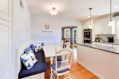 Kitchen - 2401 Maple Ave, Northbrook, IL 60062 photo 4 of 4