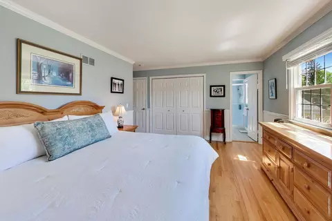 Bedroom - 2401 Maple Ave, Northbrook, IL 60062 photo 2 of 6