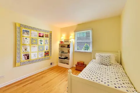 Bedroom - 2401 Maple Ave, Northbrook, IL 60062 photo 6 of 6