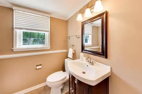 Bath - 2401 Maple Ave, Northbrook, IL 60062 photo 1 of 3