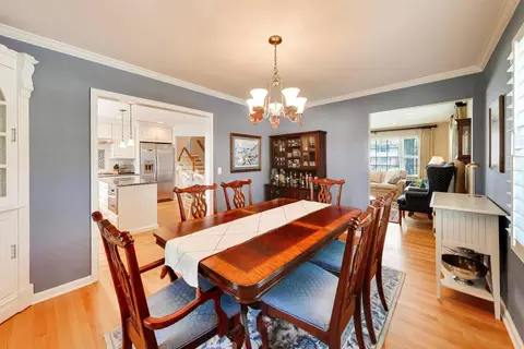Dining - 2401 Maple Ave, Northbrook, IL 60062 photo 2 of 2
