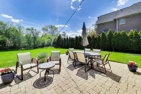 Exterior - 2401 Maple Ave, Northbrook, IL 60062 photo 5 of 8